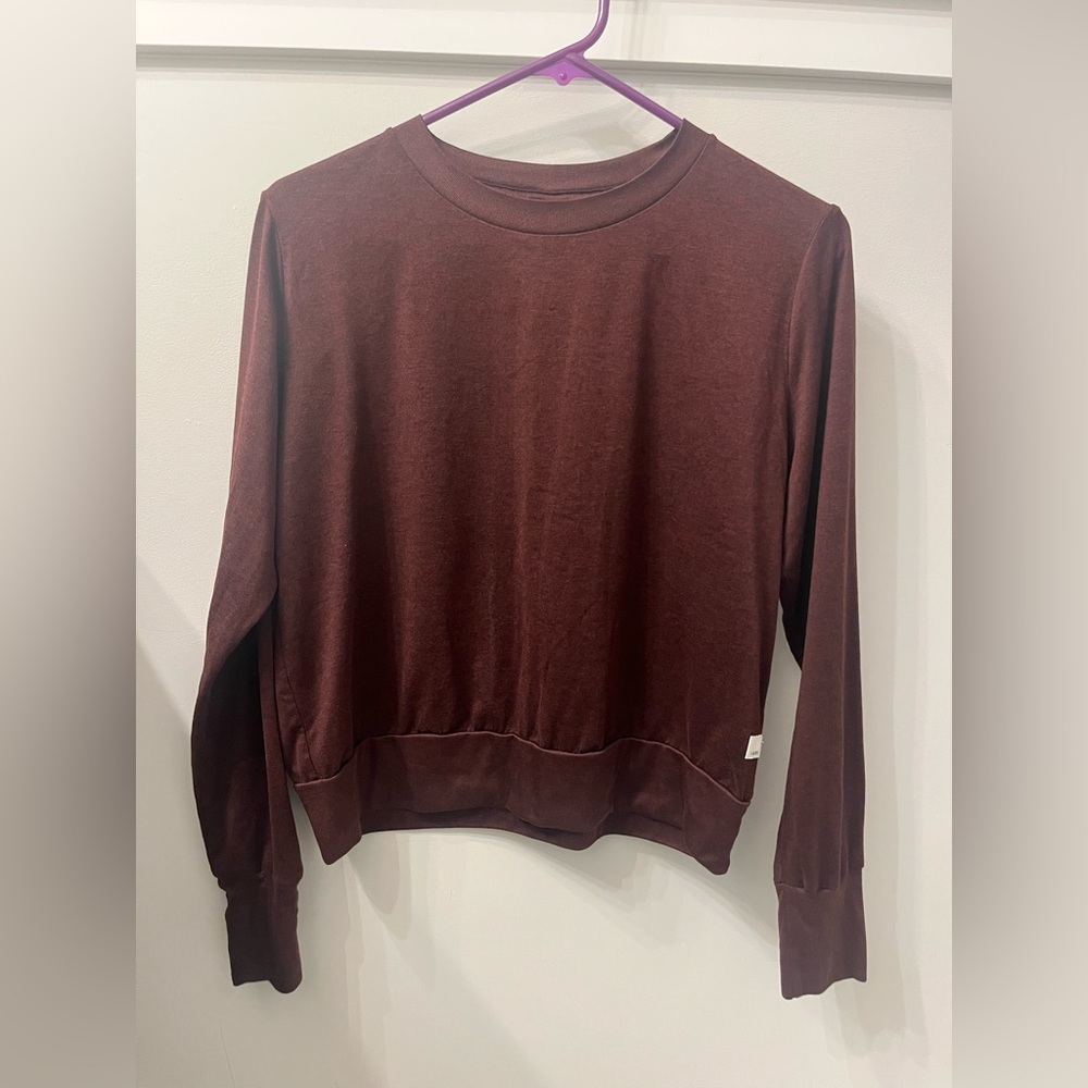 Vuori Women's Maroon Long Sleeve Sweatshirt